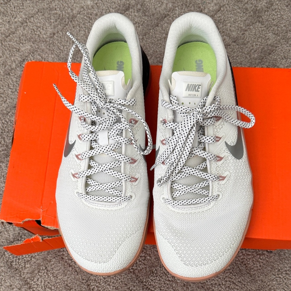 Women’s Nike Metcon 4 Size 9.5 - Picture 2 of 8